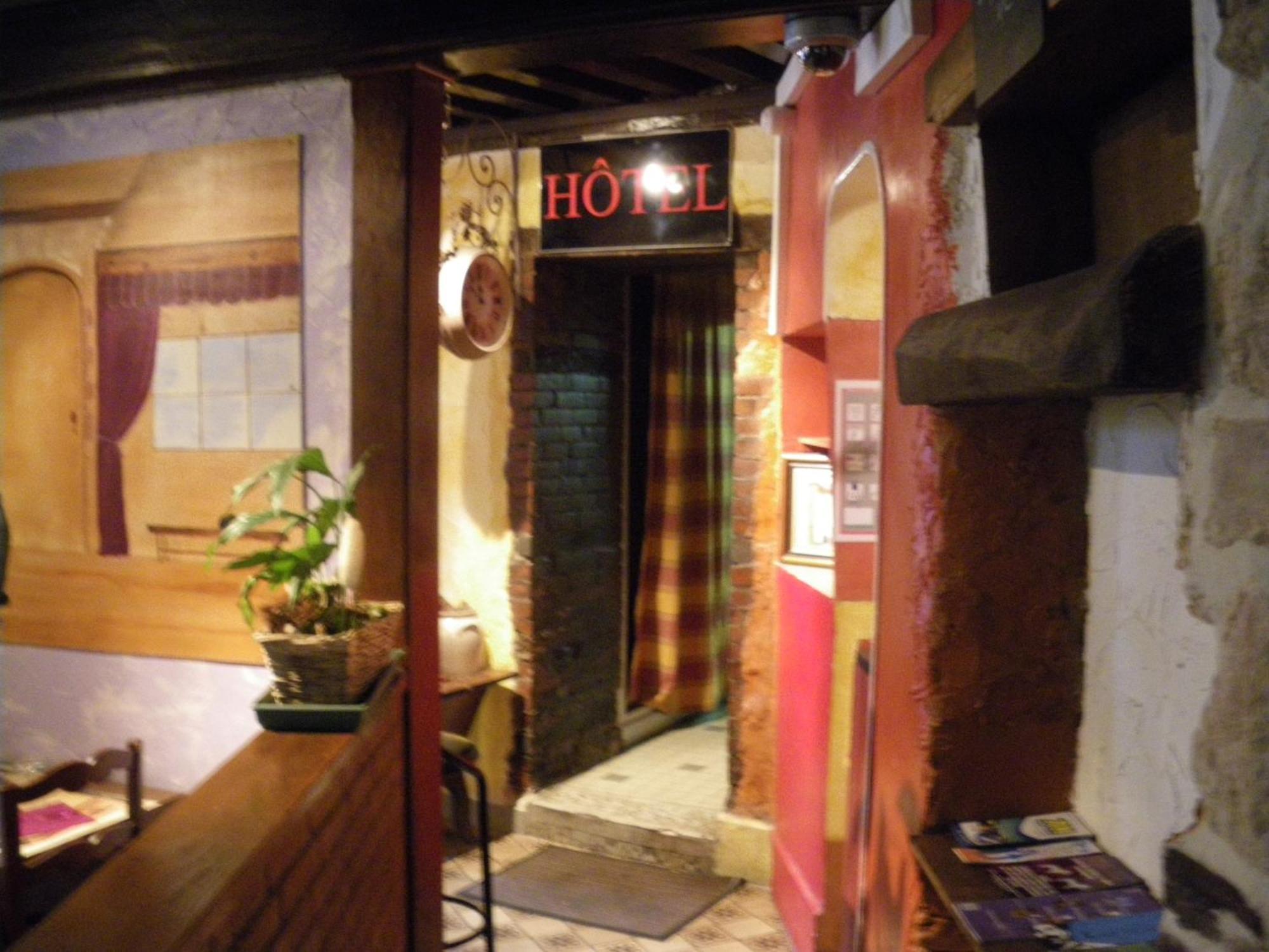Hotel Restaurant Du Lion D'Or Chateau-Chinon Ngoại thất bức ảnh